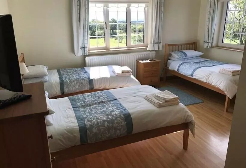 Aamiaismajoitus (B&B) Kilcreeny Lodge