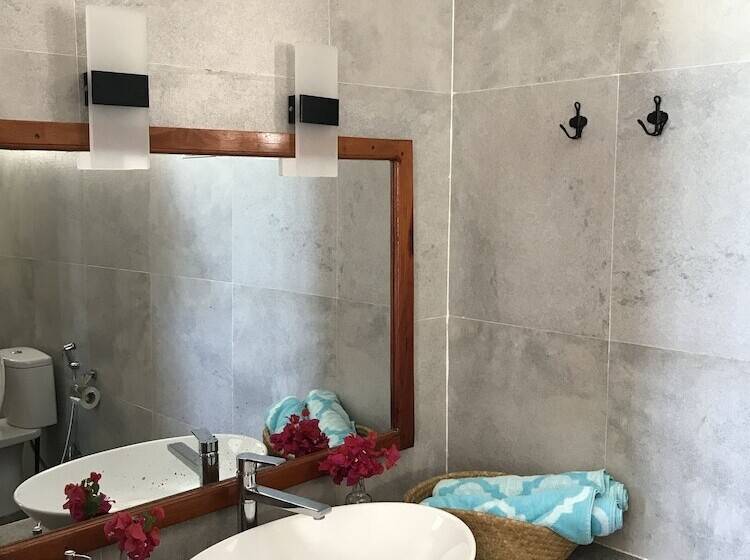 Bed and Breakfast Savera Beach Houses