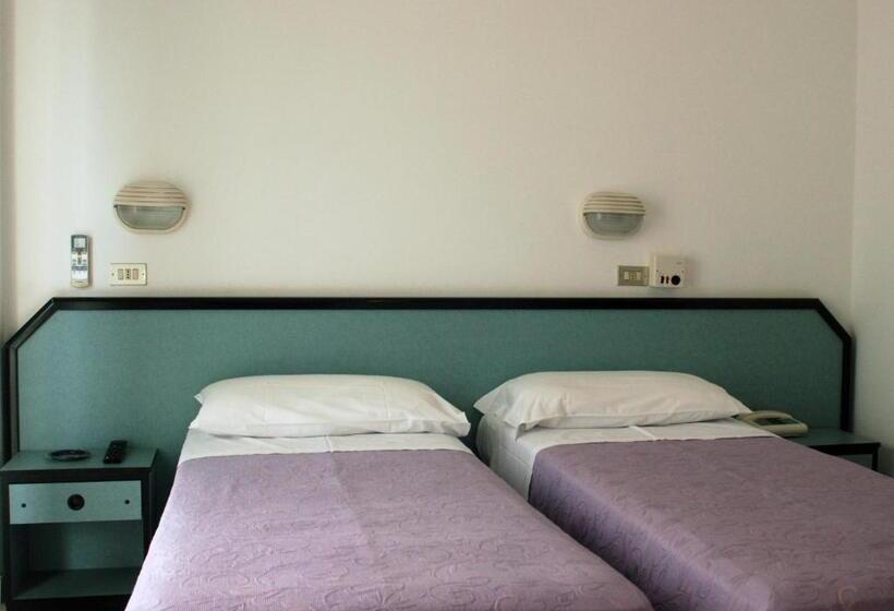 בית מלון כפרי Caravelle