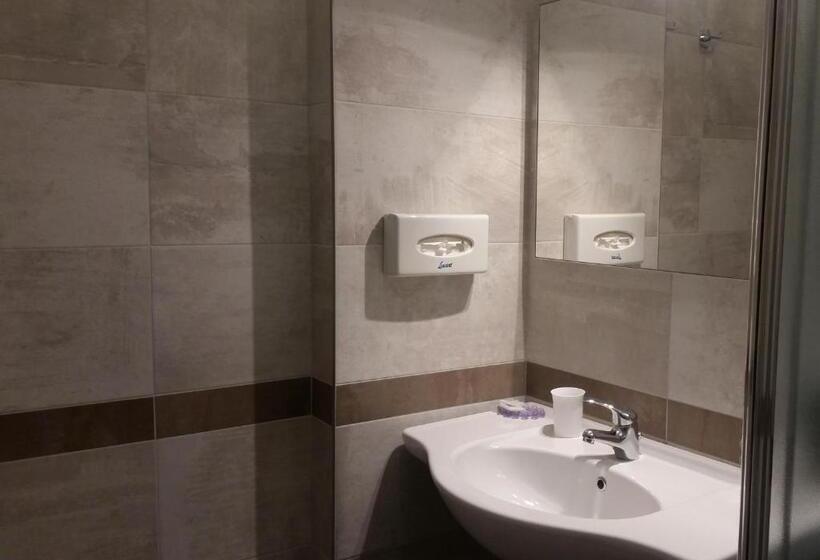 בית מלון כפרי Caravelle