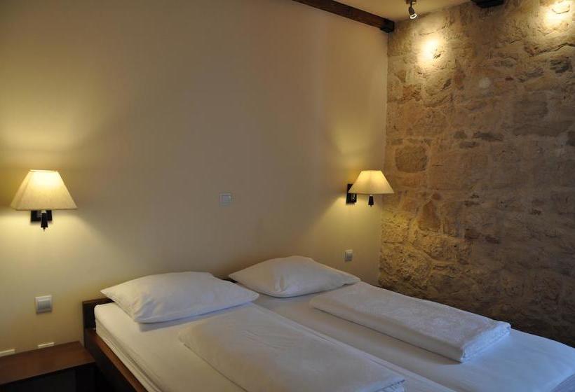 בית מלון כפרי Carpymore