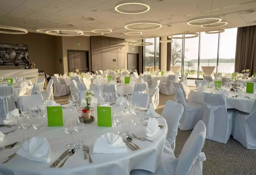 Hotelli Courtyard By Marriott Wolfsburg
