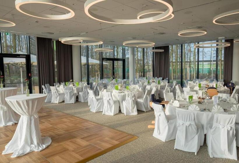 ホテル Courtyard By Marriott Wolfsburg