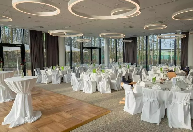 Hotelli Courtyard By Marriott Wolfsburg