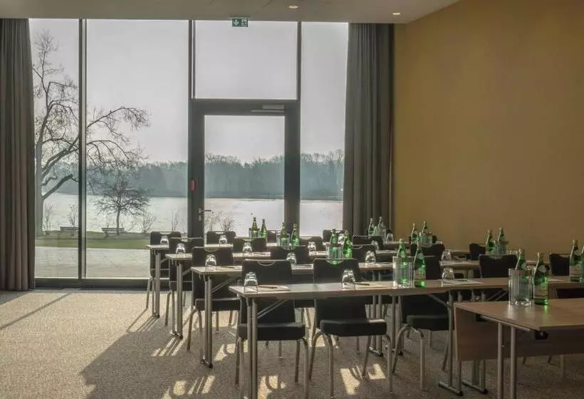 Hotelli Courtyard By Marriott Wolfsburg