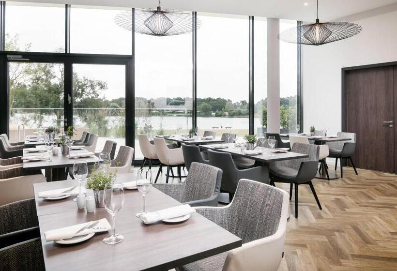 ホテル Courtyard By Marriott Wolfsburg