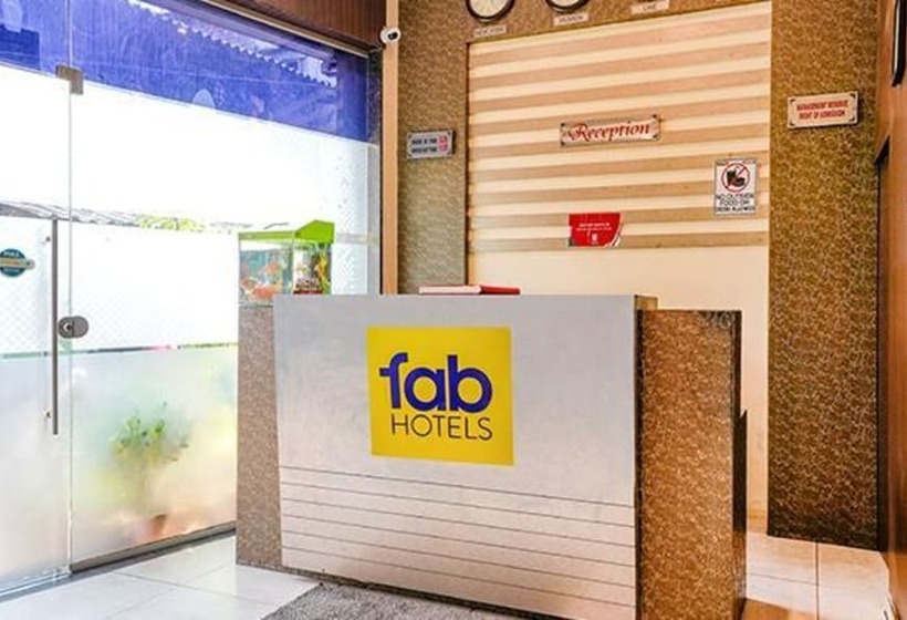 Hotel Fabexpress Emerald Inn