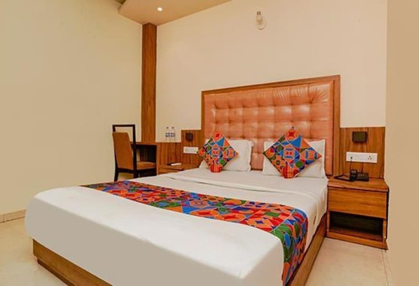 Hotel Fabexpress Emerald Inn