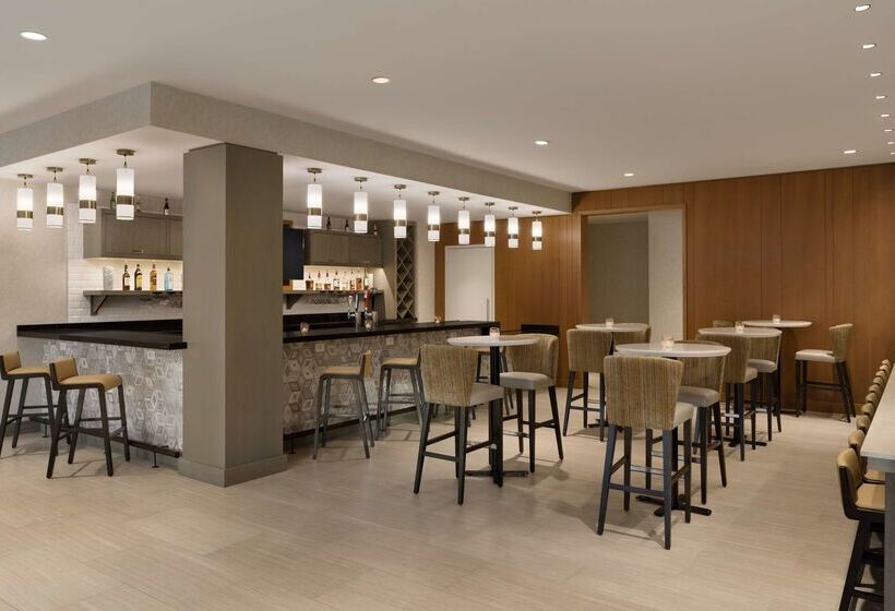 Отель Hilton Garden Inn Newtown Square Radnor