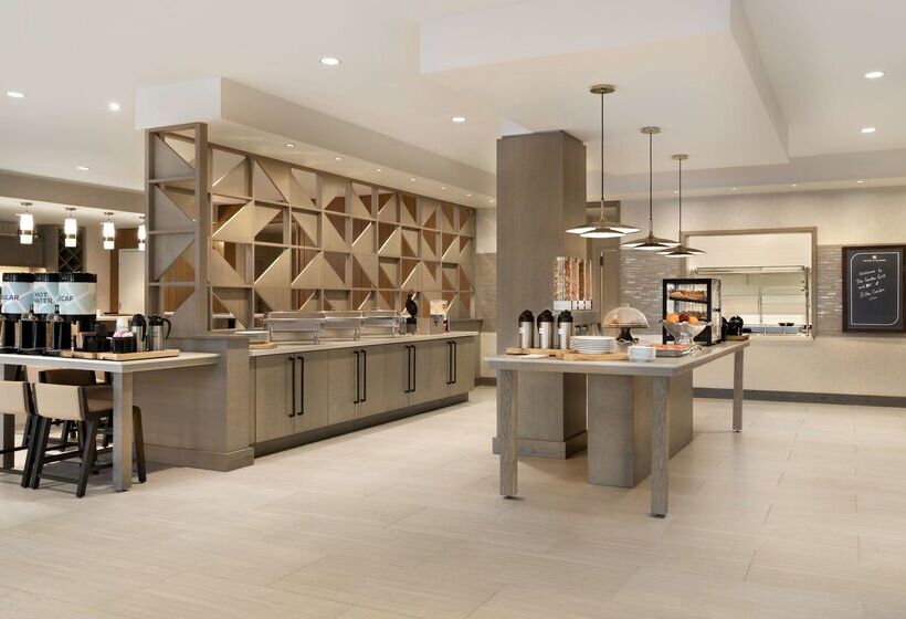 Отель Hilton Garden Inn Newtown Square Radnor