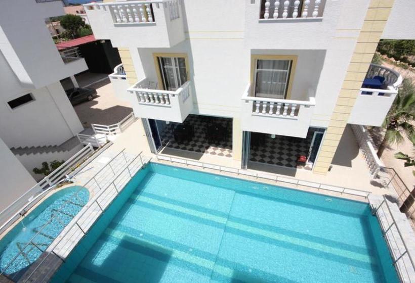 Отель Relax Apartments Ksamil