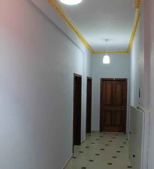 Отель Relax Apartments Ksamil