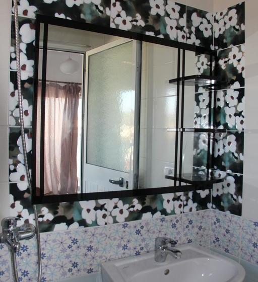 Отель Relax Apartments Ksamil