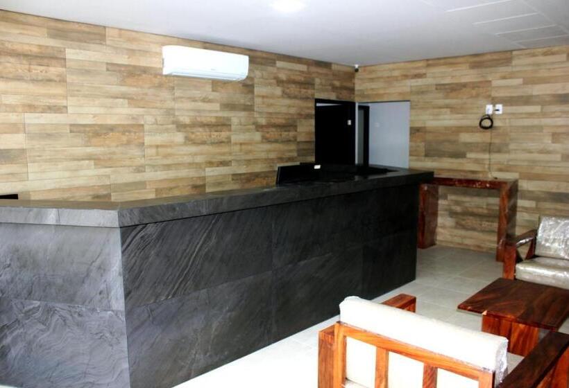 호텔 Tampico Express