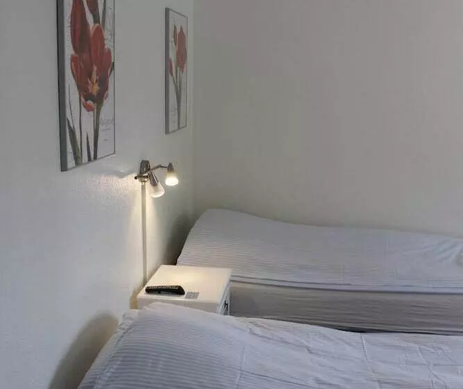 Lomakeskus Amalie Bed And Breakfast & Apartments