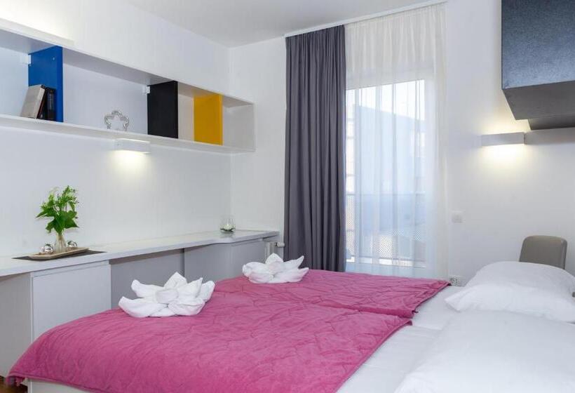 Rooms Dr. Franjo Tuđman Hostel