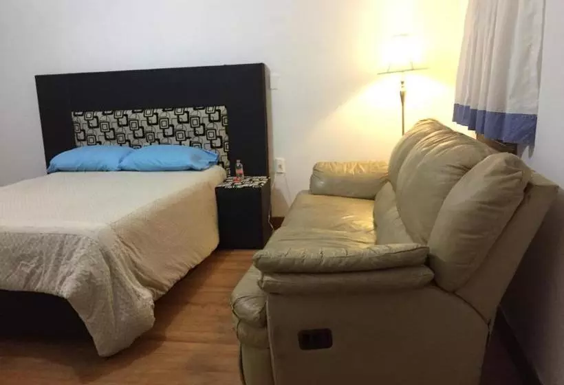 تختخواب و صبحانه Curie 10