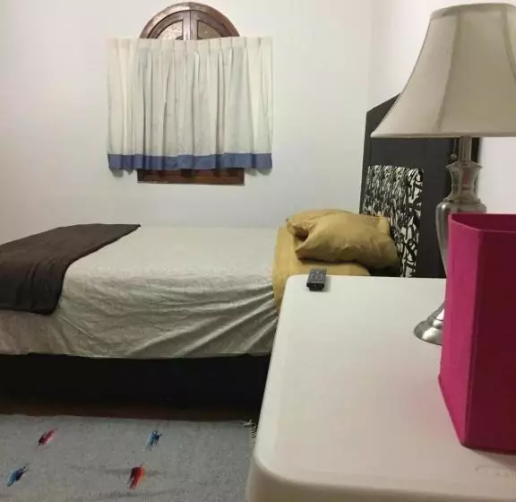 تختخواب و صبحانه Curie 10