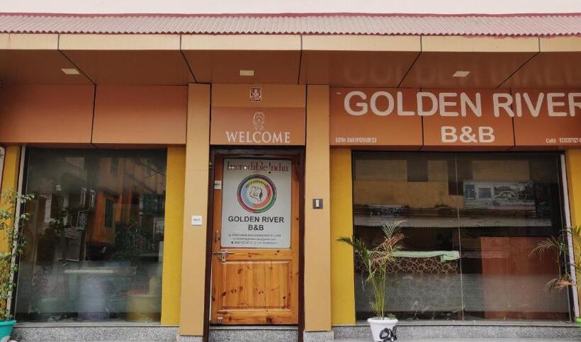 تختخواب و صبحانه Golden River