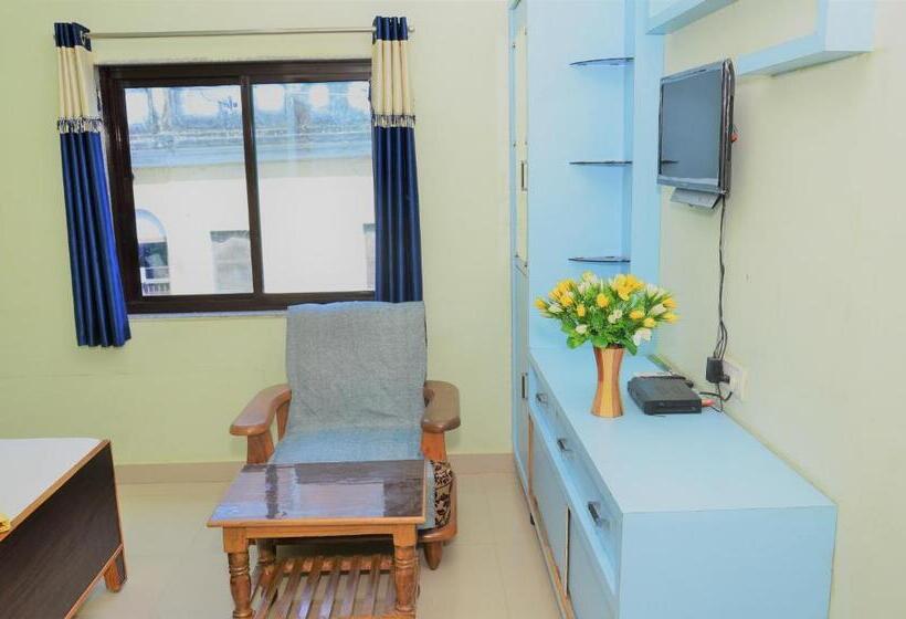 تختخواب و صبحانه Golden River