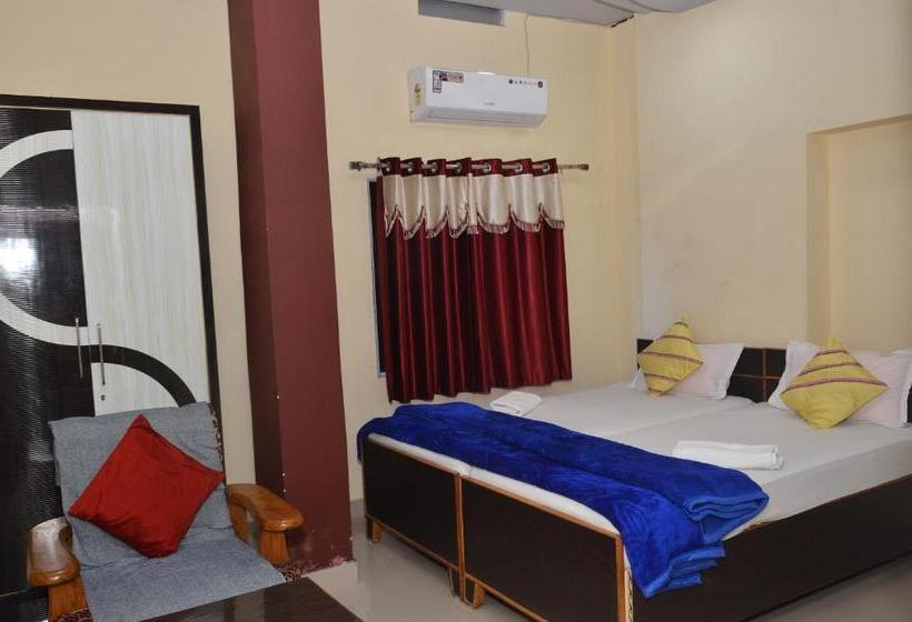 تختخواب و صبحانه Golden River