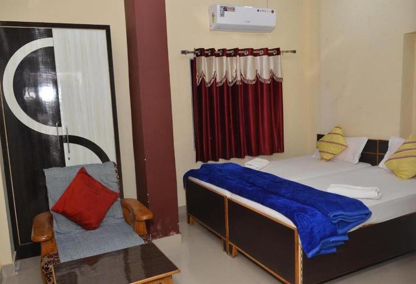 تختخواب و صبحانه Golden River