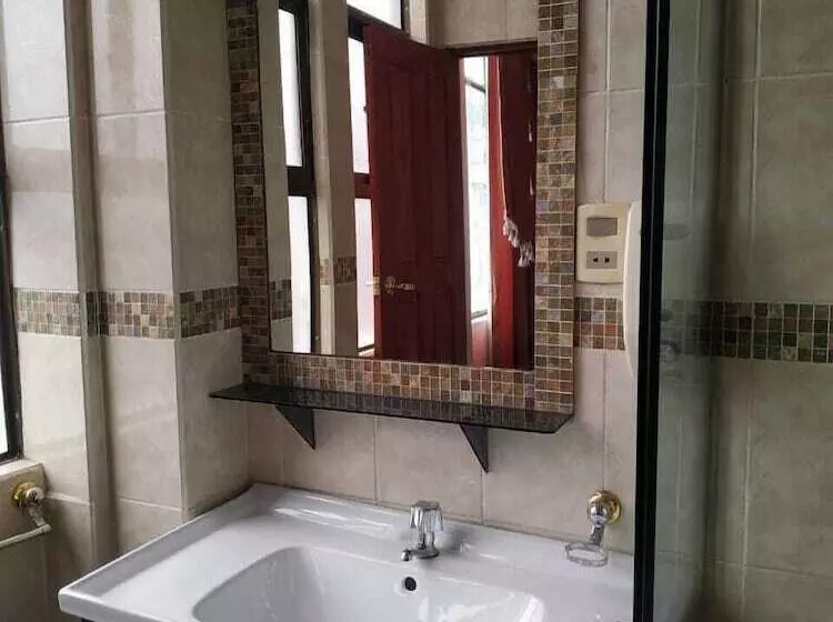 تختخواب و صبحانه Hostal Terrabella Srl