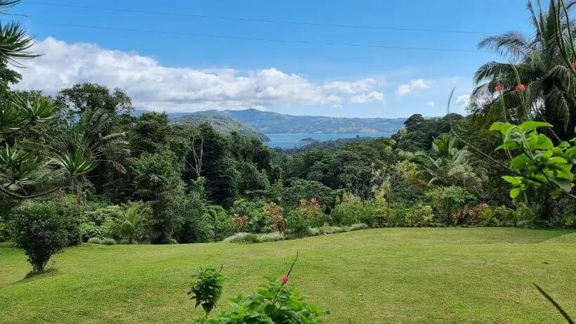 Hotelli La Rana De Arenal