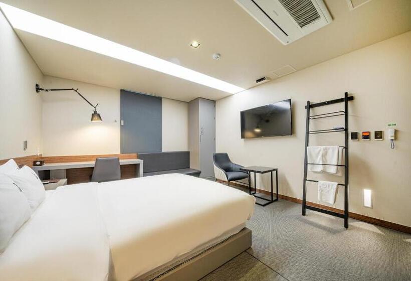 فندق Louis Boutique