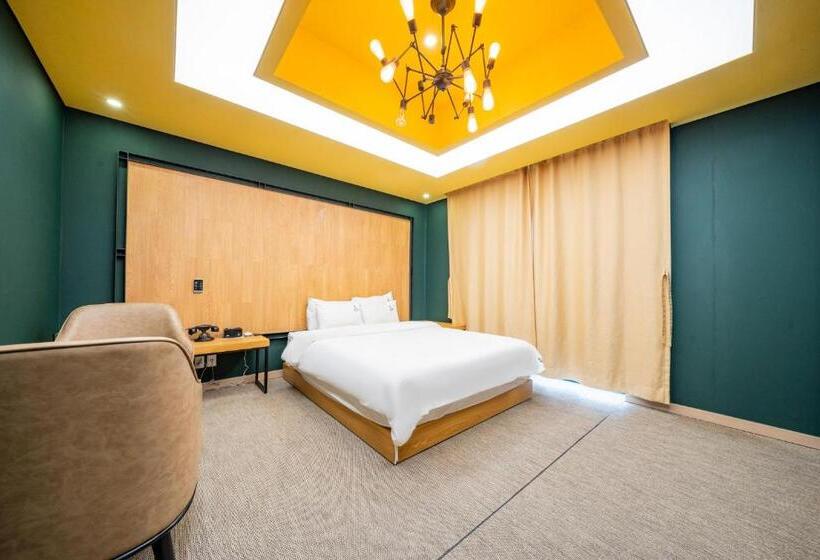 فندق Louis Boutique