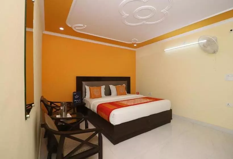 Oyo 9809 Hotel Shree Residency