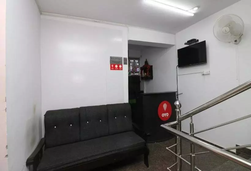 Oyo 9809 Hotel Shree Residency