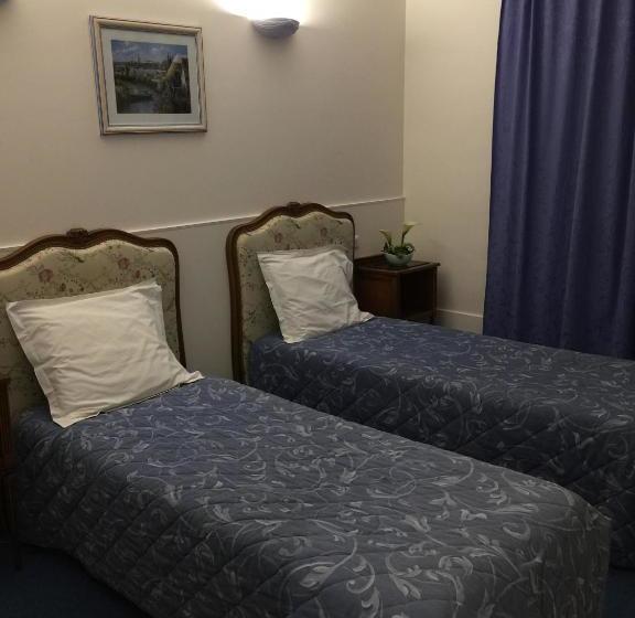 هتل Hôtel De Clagny