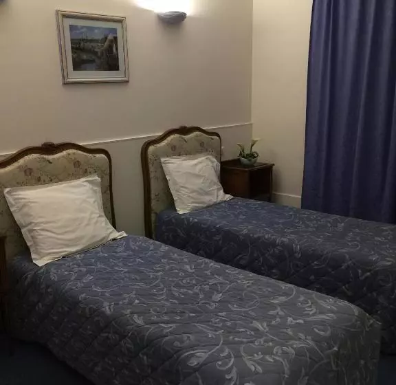 هتل Hôtel De Clagny