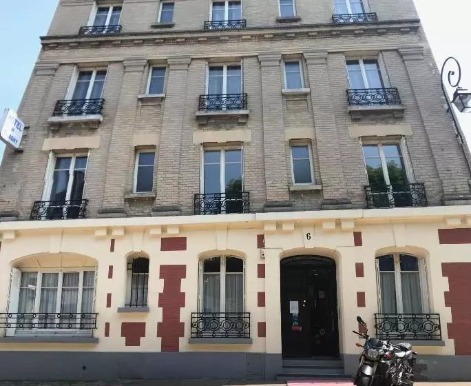 هتل Hôtel De Clagny