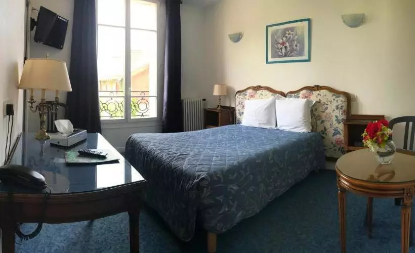 هتل Hôtel De Clagny