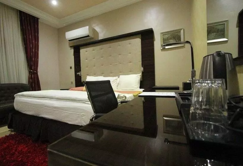 Eterno Hotels Limited