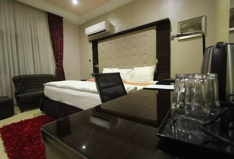 Eterno Hotels Limited