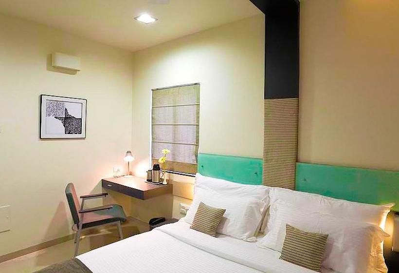 Отель Skylark Business