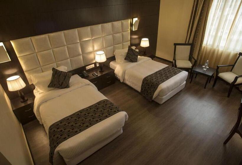 هتل United Business