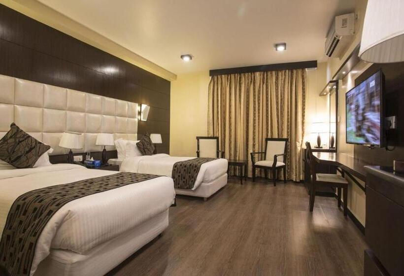 هتل United Business