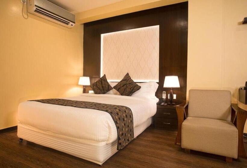 هتل United Business