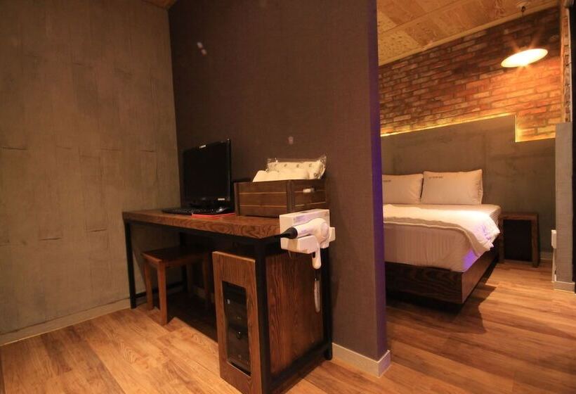 מוטל Boutique Hotel May