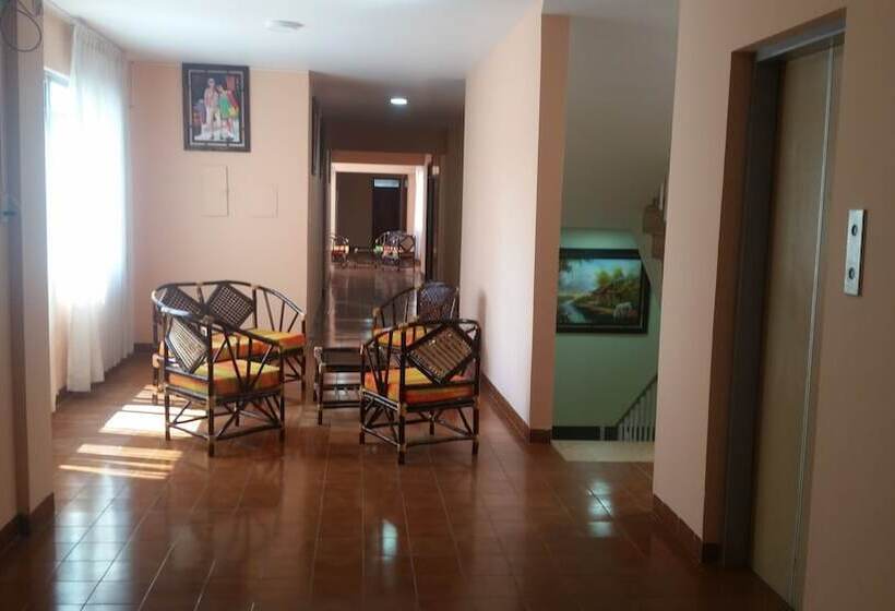 هاستل Hostal Ibiza