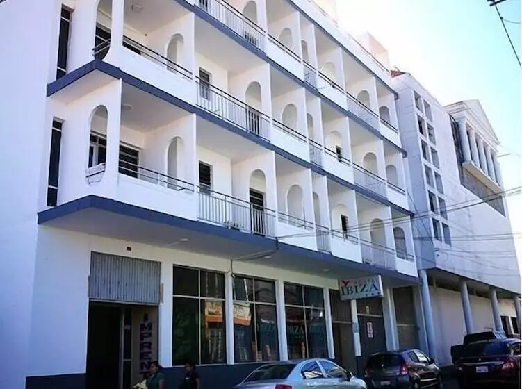 هاستل Hostal Ibiza