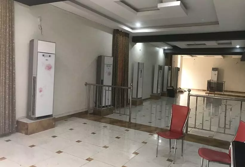 هتل Ritzcarinton Suites