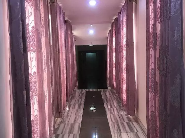 هتل Ritzcarinton Suites