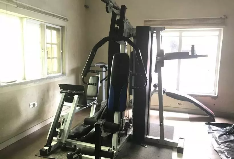 هتل Ritzcarinton Suites