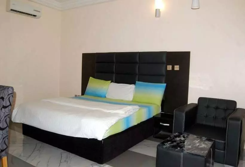 هتل Ritzcarinton Suites
