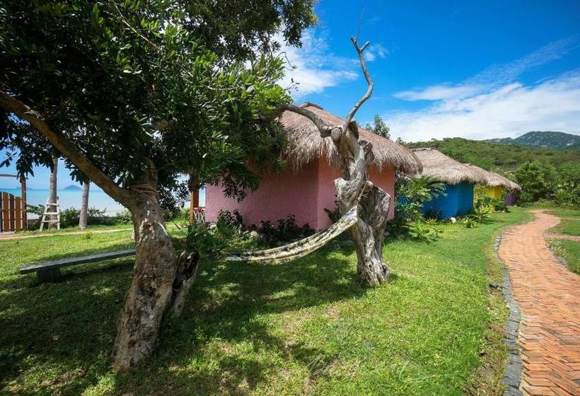 Vietnam Backpacker Hostels - Ninhvana